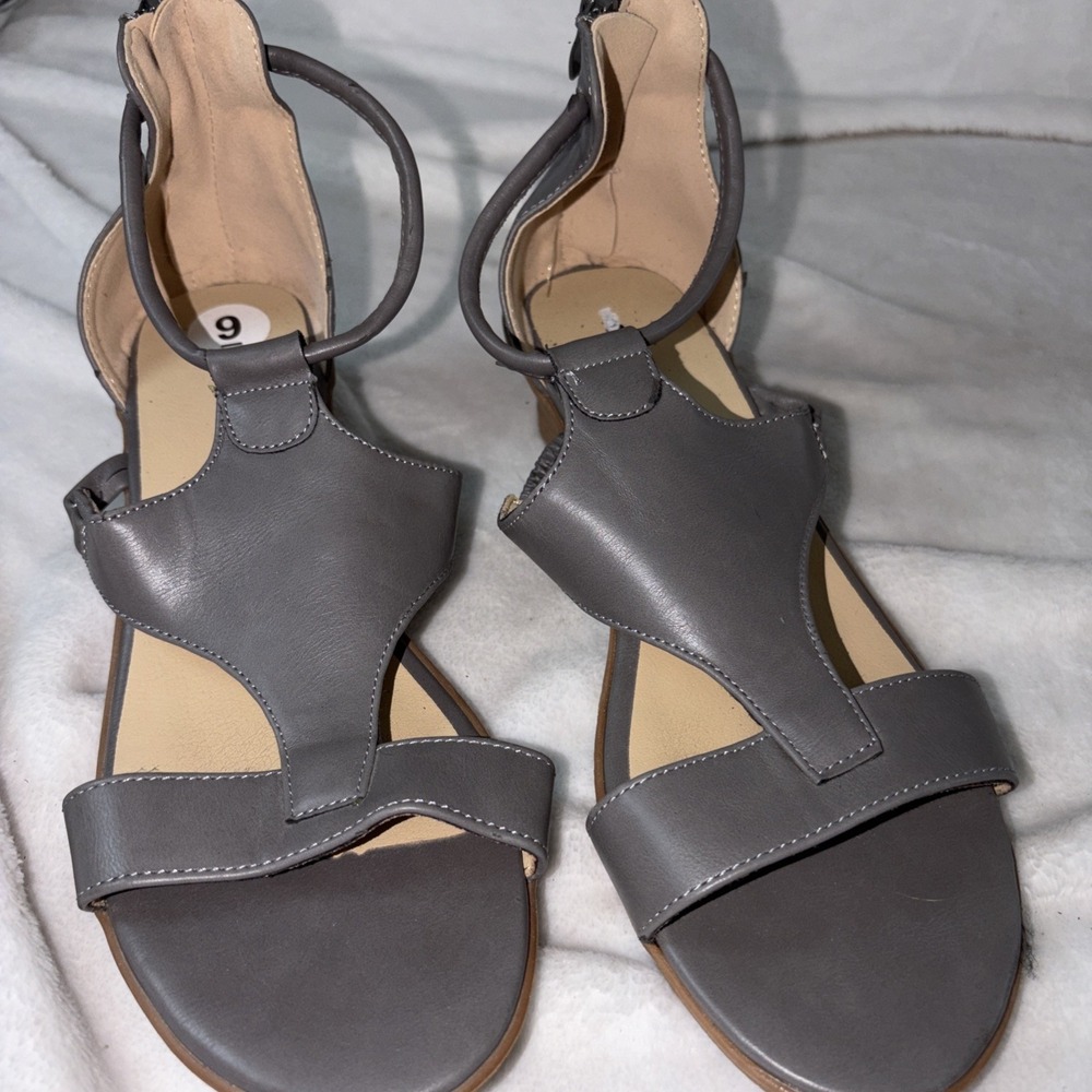 Jolimall Strappy Wedge Sandals Gray 9 Open Toe Zip Back Minimalist Comfort EUC